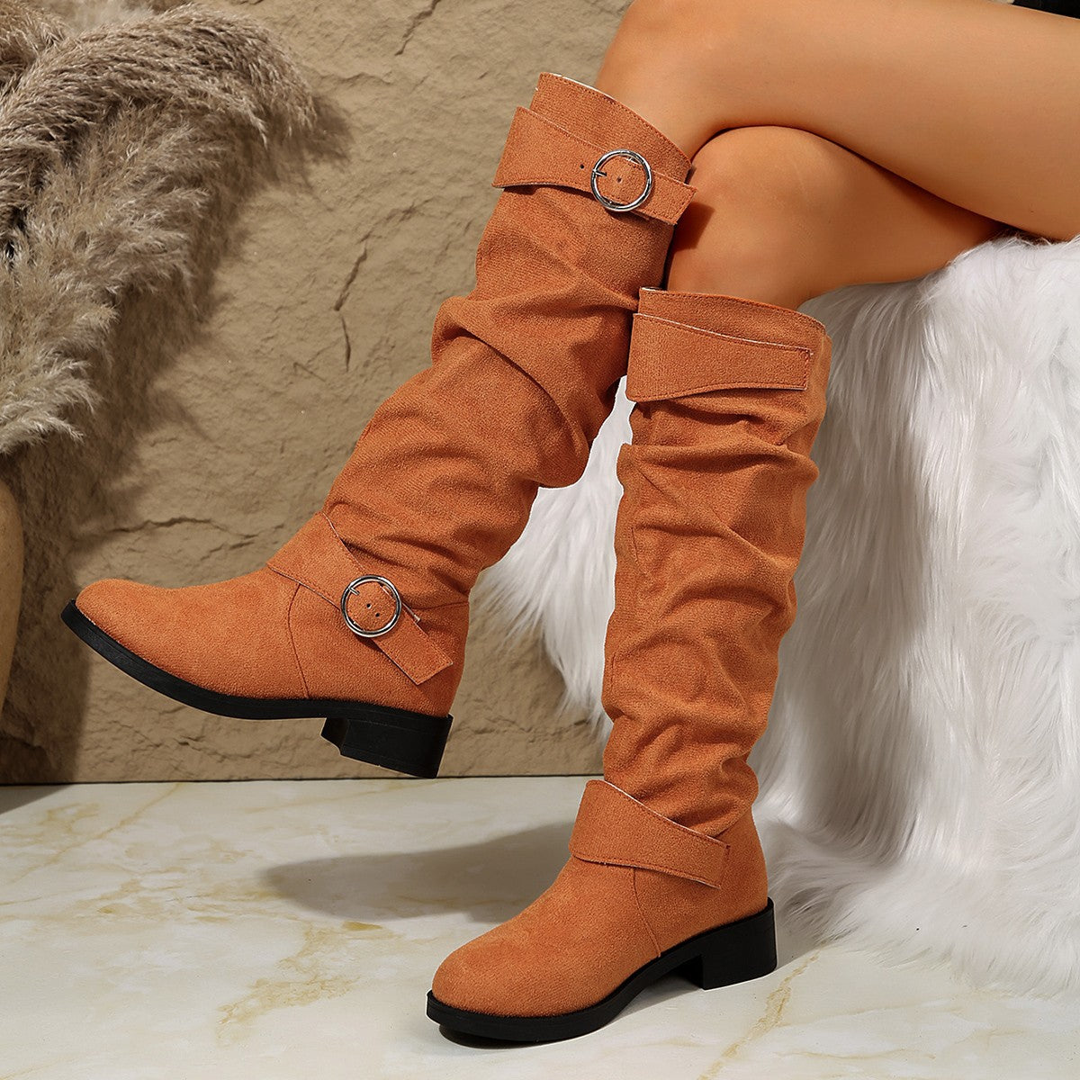 Bottes longues plissées à talons épais et Tendance Rétro