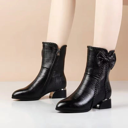 Bottes à Talon et Nœud Décoratif – Élégance Féminine