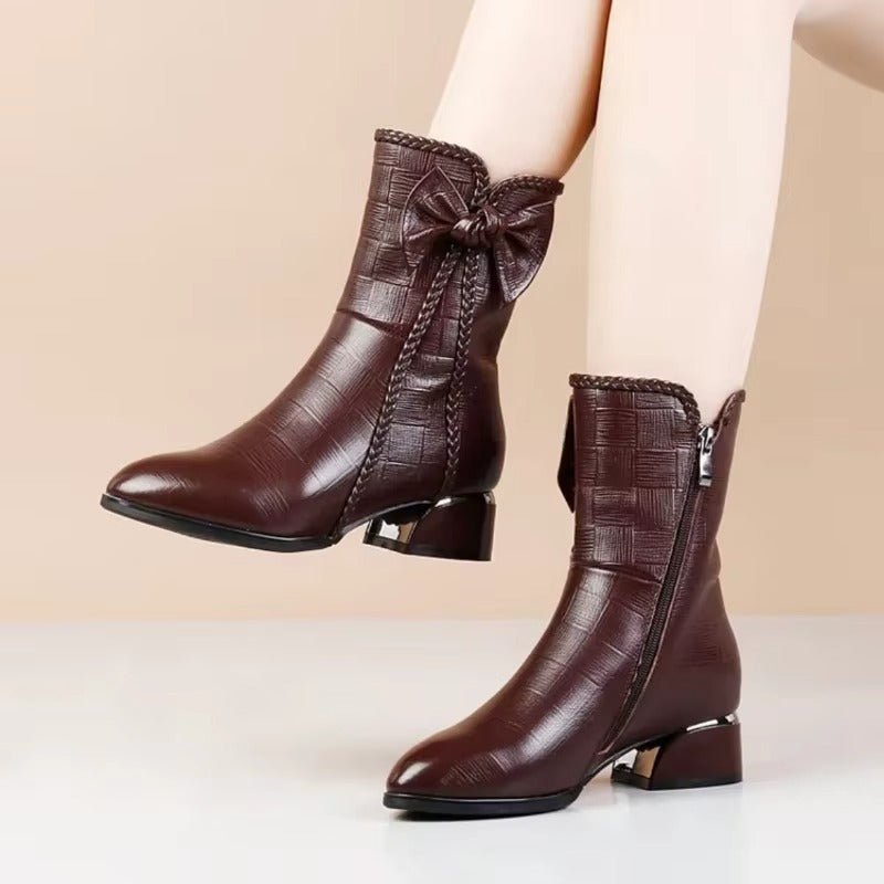 Bottes à Talon et Nœud Décoratif – Élégance Féminine